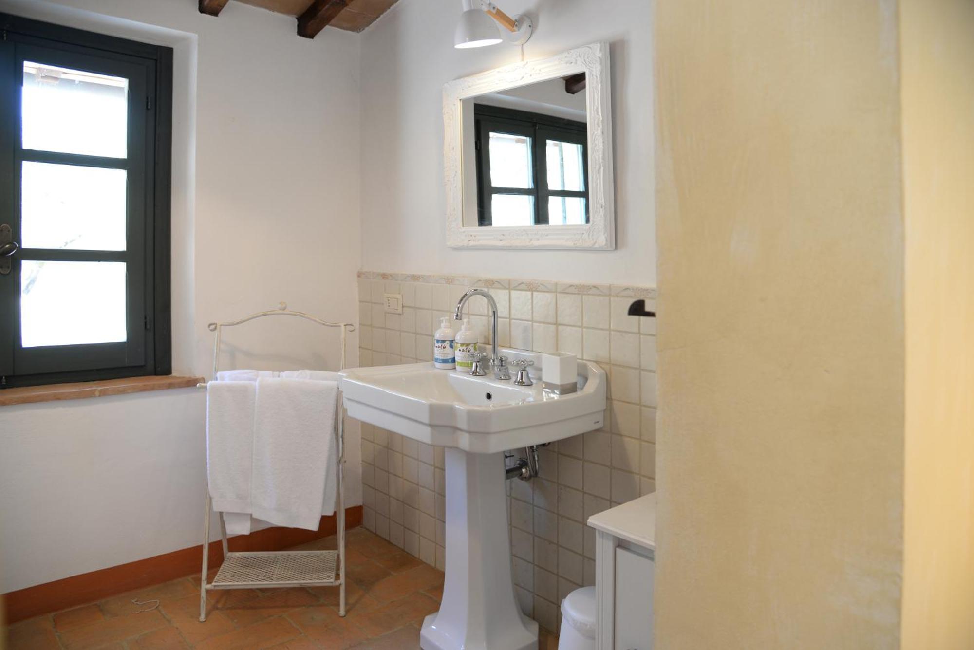Fonte Pace Luxury Villa - A Fontanaro Property Paciano ภายนอก รูปภาพ